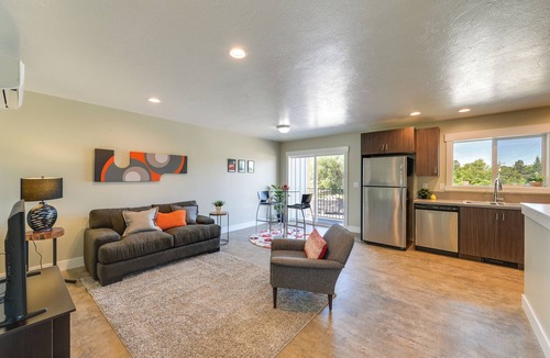 St. Anthony Apartment | Modern Apt - 7 Mi to St. Anthony Sand Dunes!