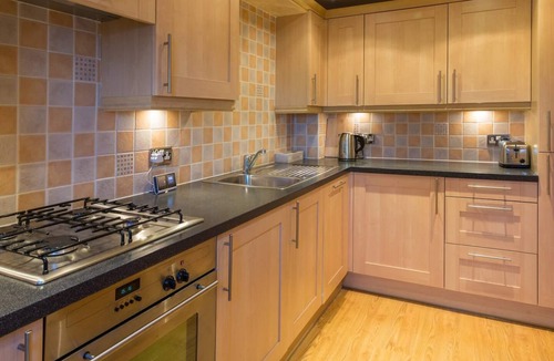 Fisherrow Apartment | Modern apt, amazing Harbour views, wifi & Parking