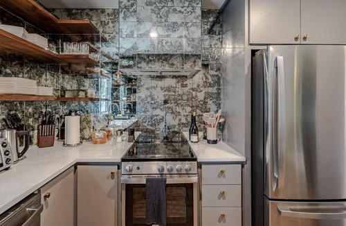 Westfield Apartment | Modern Apt by Zilker w/ Gourment Kitchen & Parking