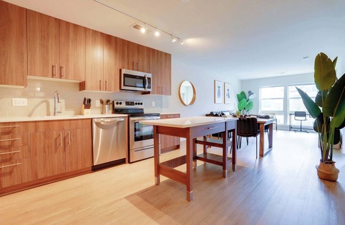 Jefferson Manor Apartment | Modern Apt in a Great Location