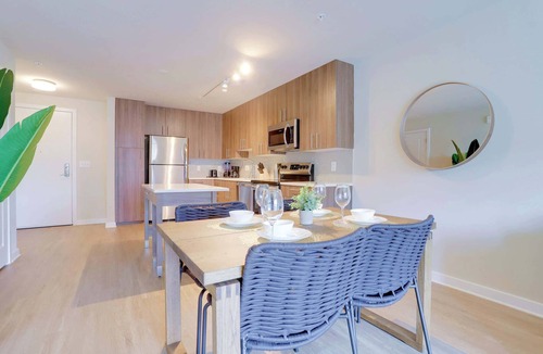 Jefferson Manor Apartment | Modern Apt in a Great Location