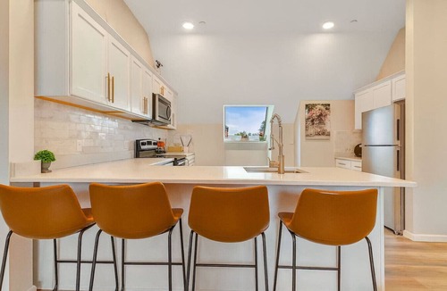 Downtown Apartment | Modern apt in Wooster Square