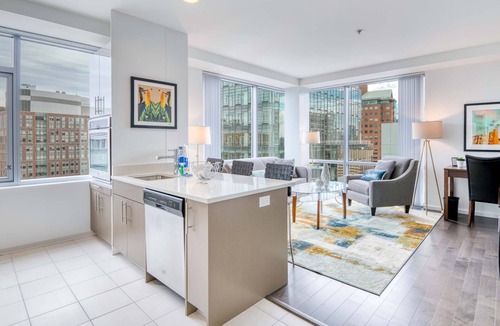 East Cambridge Apartment | Modern Apt Near Kendall Square with Courtyard