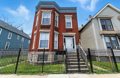 Fuller Park Apartment | Modern Apt Near the Loop