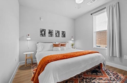 Rogers Apartment | Modern Apt,Pool, Gym, In-Unit Bike Storage