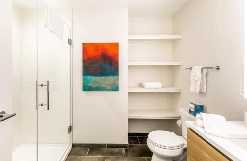 Seaport District Apartment | Modern Apt with City Views