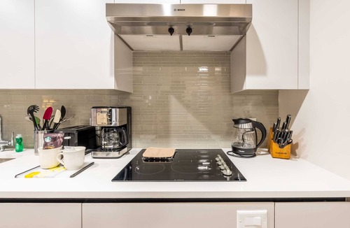 Seaport District Apartment | Modern Apt with Gym Near Restaurants