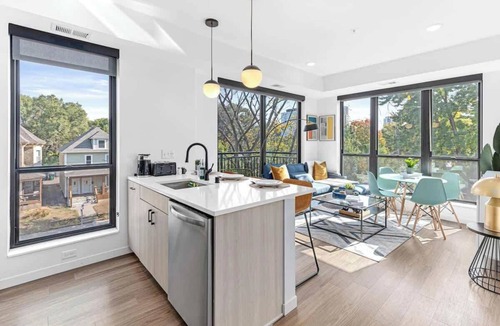 St. Anthony West Apartment | Modern Apt with Rooftop & Skyline Views