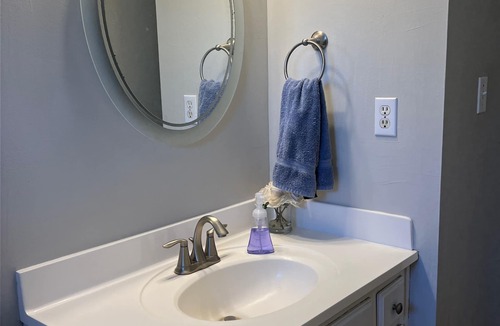 Lee's Summit House | Modern Aqua Oasis, Unit 2