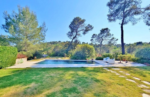 Les Maillans Villa | Modern architect-designed villa with pool - Immersion in nature & light