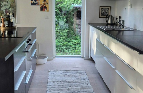 Knebel House | Modern architect house by lake on Helgenæs