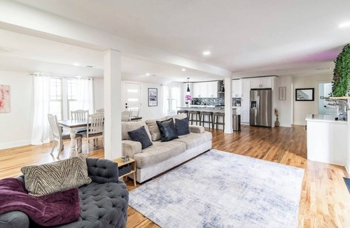 Capitol View House | Modern Atlanta Escape