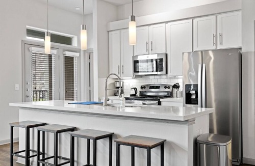 Montopolis Apartment | Modern Austin 2BR 2B Apt. w/Pool, Parking & WIFI