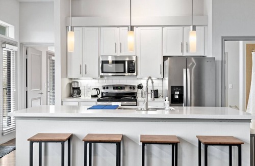 Montopolis Apartment | Modern Austin 2BR 2B Apt. w/Pool, Parking & WIFI