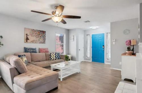 Austin House | Modern Austin Retreat 15 Min to Downtown & Airport Sir