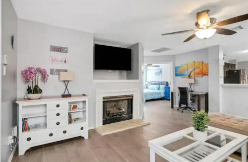 Austin House | Modern Austin Retreat 15 Min to Downtown & Airport Sir