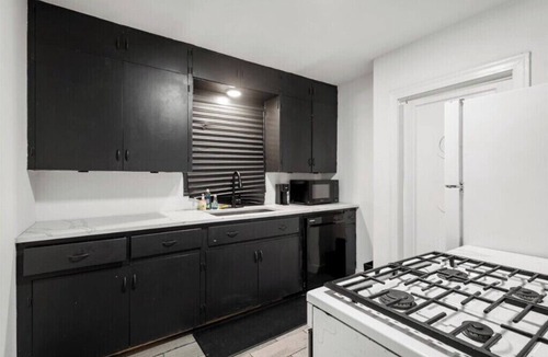 Cherrywood House | Modern Austin Retreat - Near Downtown, UT, 6th St