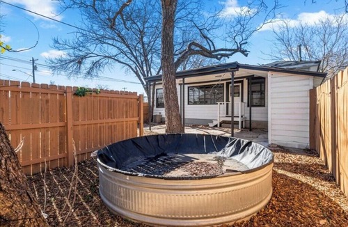 Cherrywood House | Modern Austin Retreat - Near Downtown, UT, 6th St