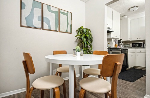 Hyde Park Apartment | Modern Austin Stay King Bed + Fast WiFi Near Downtown