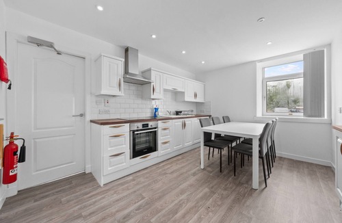 Bannockburn Bed & Breakfast | Modern Bannockburn Guest House - Room 3