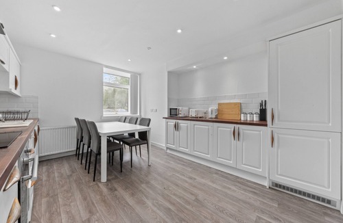 Bannockburn Bed & Breakfast | Modern Bannockburn Guest House - Room 3