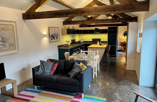 Dundry House | Modern Barn Conversion - Close to Bristol, Bath and Airport