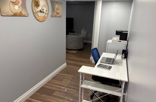 Uxbridge House | Modern Basement Apartment