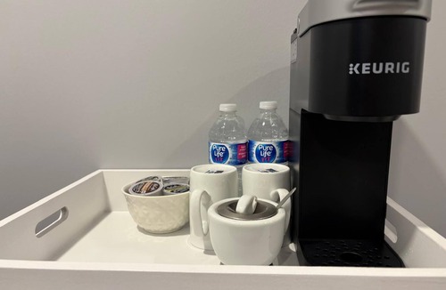 Uxbridge House | Modern Basement Apartment