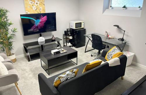 Transcona House | Modern Basement Suite with Comforts