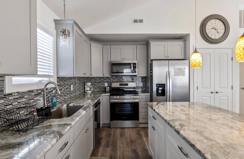 Wildwood Condo | Modern Beach Condo: Walk to Beach & Boardwalk