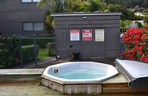 Whitianga Apartment | Modern beach front apartment at Aqua Soleil complex with lap pool & spa.