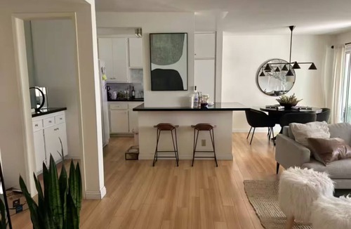 Playa Del Rey Apartment | Modern Beach Getaway - 7 min walk to the beach!