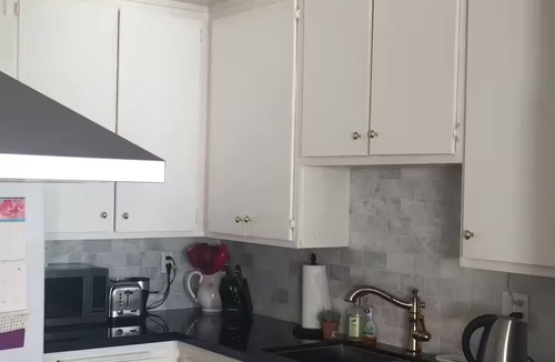Playa Del Rey Apartment | Modern Beach Getaway - 7 min walk to the beach!