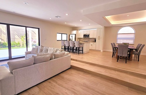 Lake Ida Shores House | Modern Beach House w/Heated Pool + Grill –5 Mins to Delray Beach & Atlantic Ave