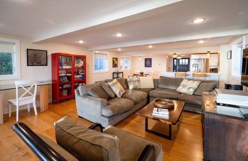 Grand Haven House | Modern Beach House with Beautiful Lake Michigan