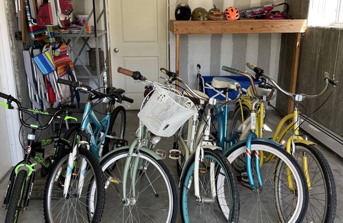 Long Beach House | Modern Beach house w/a Hot tub!