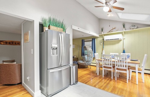 South Yarmouth House | Modern Beach & Pond Getaway; Heart of Cape Cod