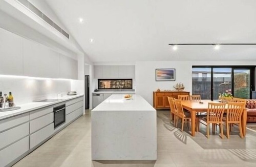 Barwon Heads House | Modern beach style home in Barwon Heads