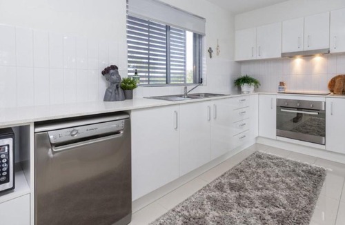 Woorim House | Modern Beachside Escape