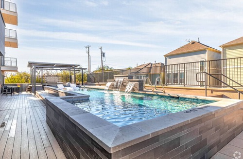 Dallas Apartment | Modern Beautiful Crisp Clean Two Bedrm Apt Near Botanical Gardens