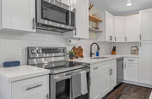 Lawndale/ Wayside House | Modern, beautifully renovated 3 bed/3 bath house