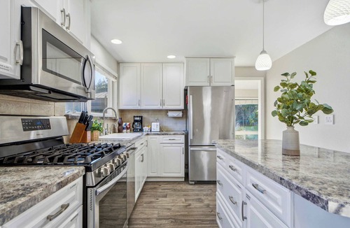 Northeast Bellevue House | Modern Bellevue Rambler, 5 Mins to Microsoft