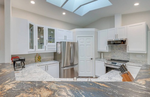 Sudden Valley House | Modern Bellingham home for work & play, beach access