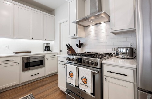 Downtown House | Modern Bentonville farmhouse townhome-3BR/3BA sleeps 6. Walk, bike or drive to Downtown Bentonville!
