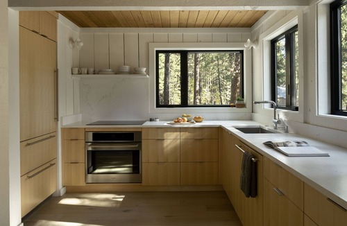 Black Butte Ranch House | Modern Black Butte Abode