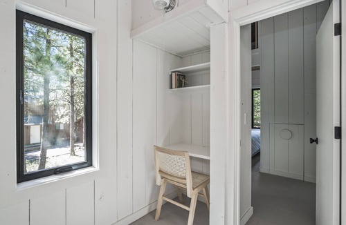 Black Butte Ranch House | Modern Black Butte Abode