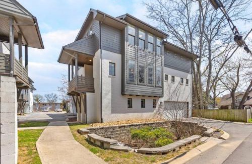 Historic Waverly House | Modern Bliss with Garage by 12 South Restaurants and 2 miles Broadway