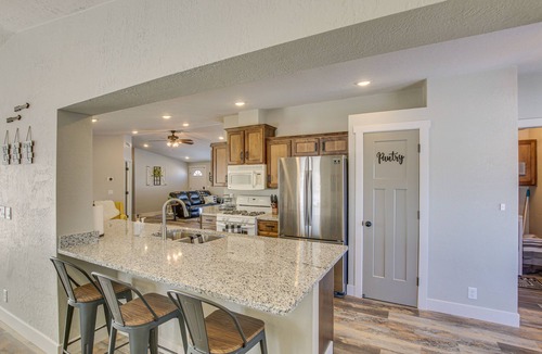 Bloomington House | Modern Bloomington Home ~ 10 Mi to Bear Lake!