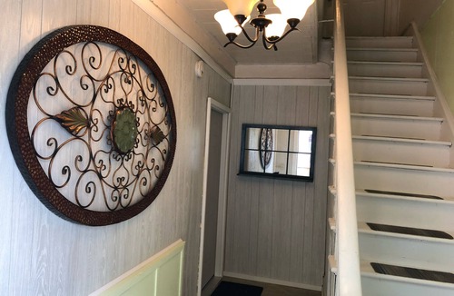 Seward Place Apartment | Modern-Bohemian quarters - King Bed-Washer/Dryer