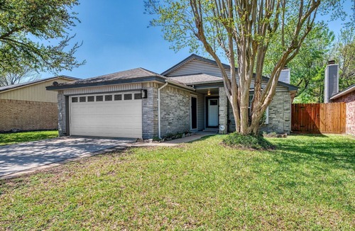 Barker House | Modern Boho 3BR Retreat in NW Houston